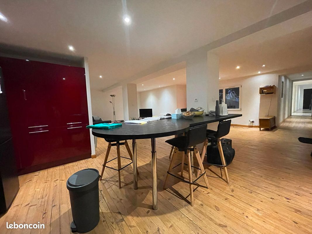 Appartement 4 pièces 135 m² · à Oyonnax · 135 m² · 155 000 €