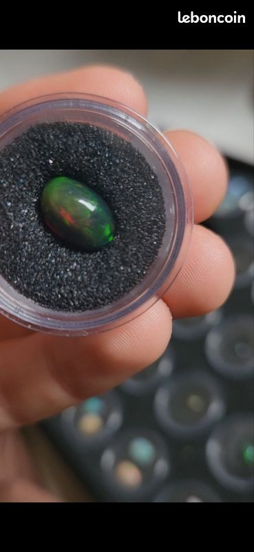 Opale Welo D'Ethiopie 1,56 Ct - Cabochon, Blanc Opalescent, Neuf Sans Emballage
