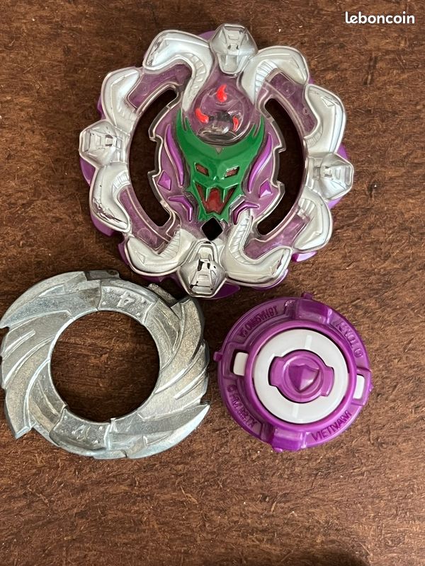 Beyblade Burst turbo slingshock officielle Hasbro toupie Starter Pack typhon T4 lanceur à Beyblade Burst turbo slingshock officielle Hasbro toupie Starter Pack typhon T4 lanceur à