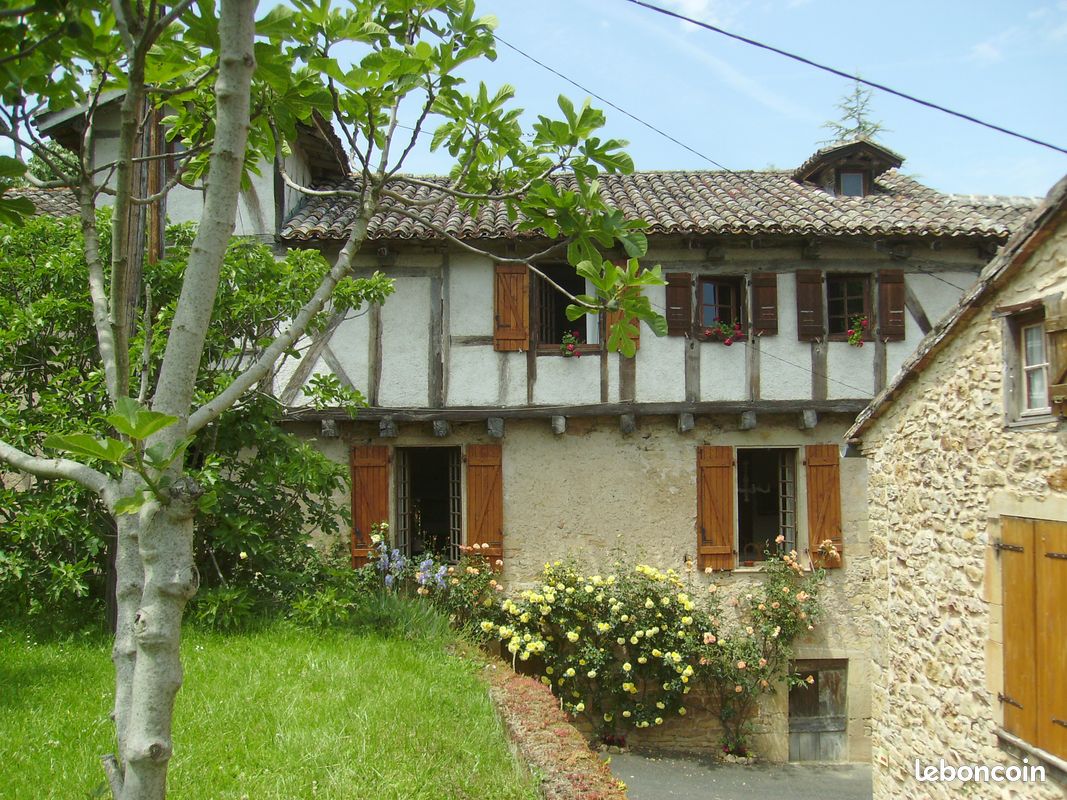 Maison 4 pièces 145 m² · à Puycelsi · 145 m² · 179 000 €