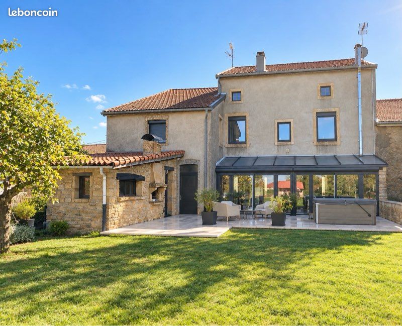 Maison 5 pièces 220 m² · à Villers-la-Montagne · 220 m² · 587 000 €