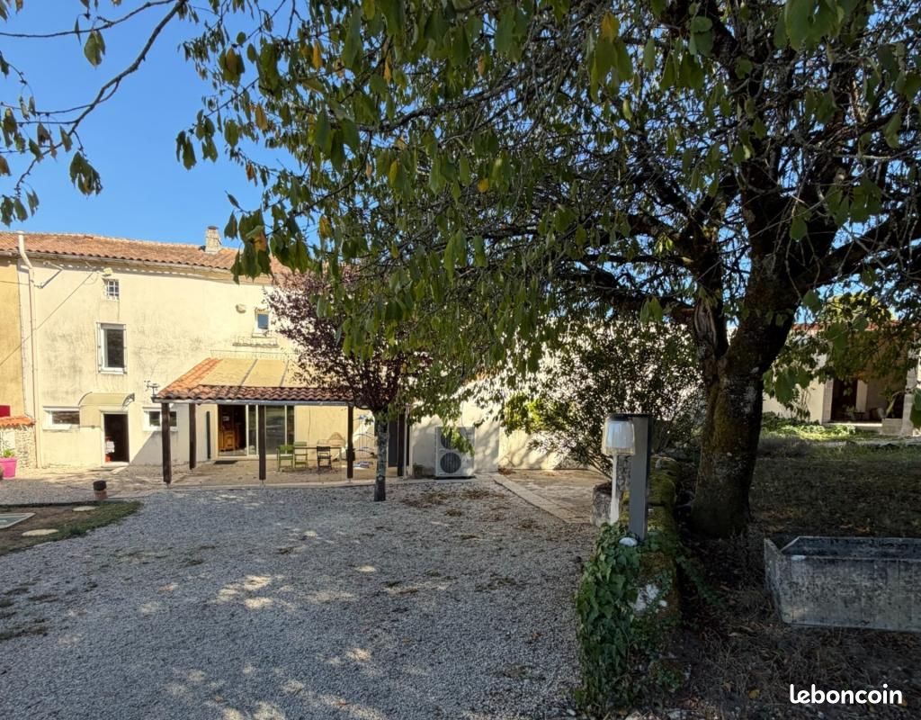 Maison 8 pièces 191 m² · à Mornac · 191 m² · 239 200 €