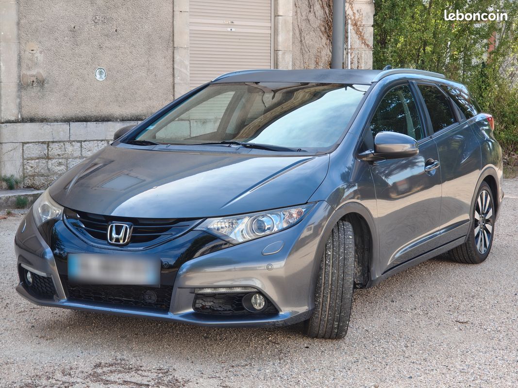 Honda Civic Tourer (image 1)