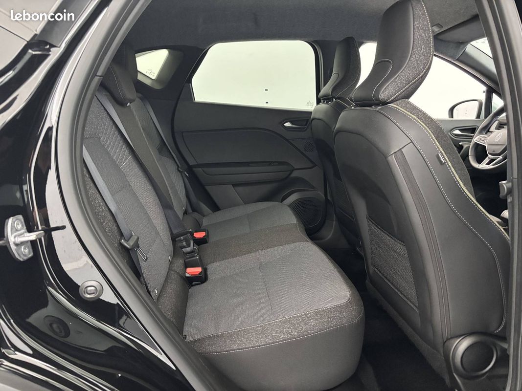 RENAULT Captur E-Tech full hybrid 160 ch Techno (image 16)