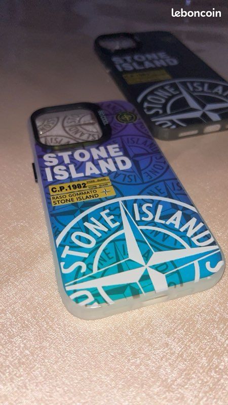 Coque iPhone stone island (image 1)