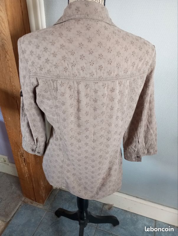 Chemise taupe broderie anglaise (image 5)