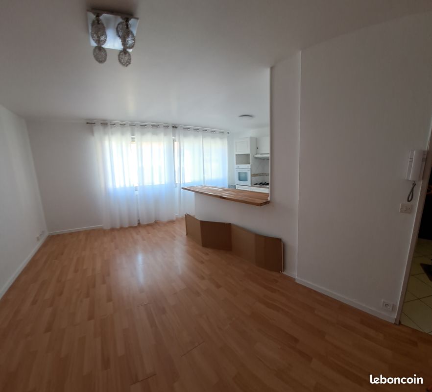 Appartement 2 pièces 48 m² · à Saint-Étienne · 48 m² · 650 €/mois