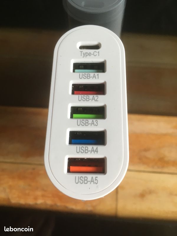 Chargeur rapide 65W 5 USB et 1 prise Type-C (image 1)
