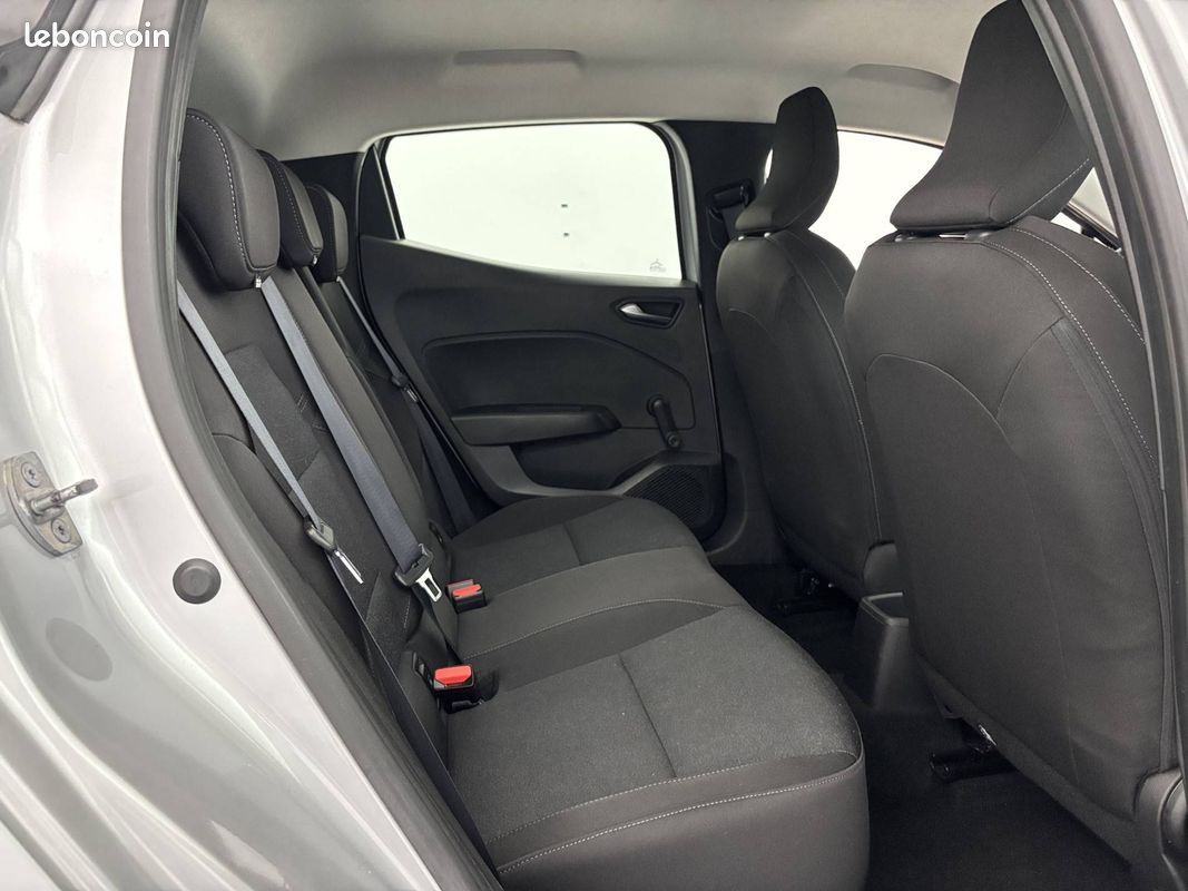 RENAULT Clio TCe 90 Equilibre (image 14)