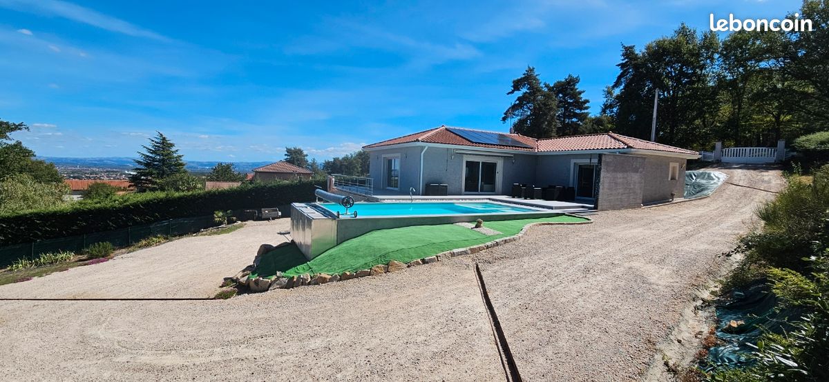 Maison 5 pièces 170 m² · à Saint-Marcellin-en-Forez · 170 m² · 449 000 €