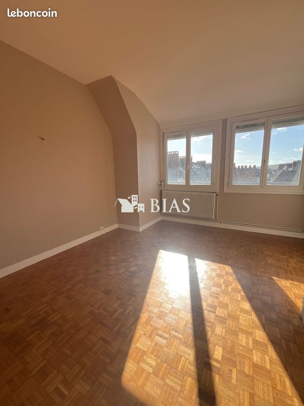 Appartement 3 pièces 70 m² · à Elbeuf · 70 m² · 59 900 €