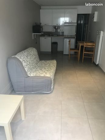 Studio meublé avec terrasse
