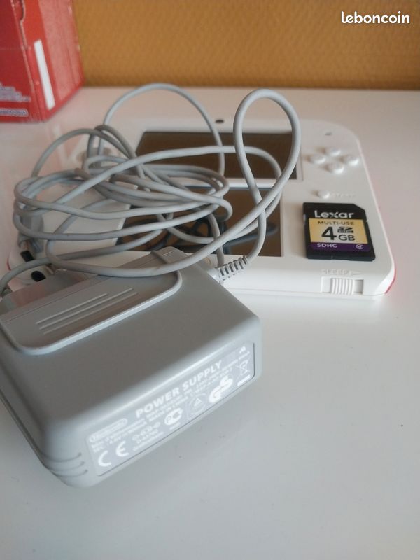 Pack Collector Nintendo 2DS Rouge/Blanc + Pokémon X [CIB] (image 15)