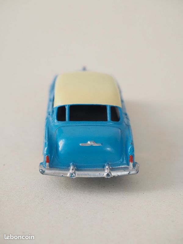Dinky Toys Buick Roadmaster Bleue – Toit Noir – Boîte D’origine – Collection