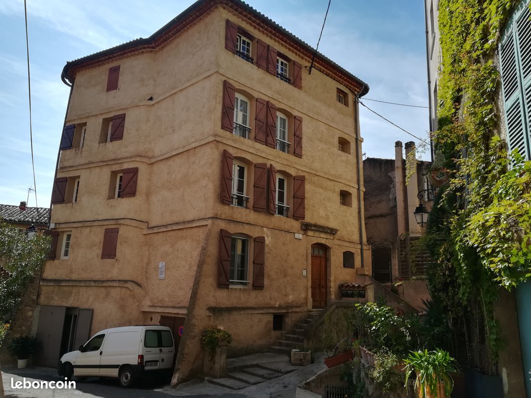 Appartement 2 pièces 52 m² · à Cotignac · 52 m² · 572 €