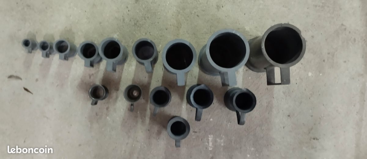 Ensemble de 15 pots mesure en étain - 12 petits et 3 grands (image 1)