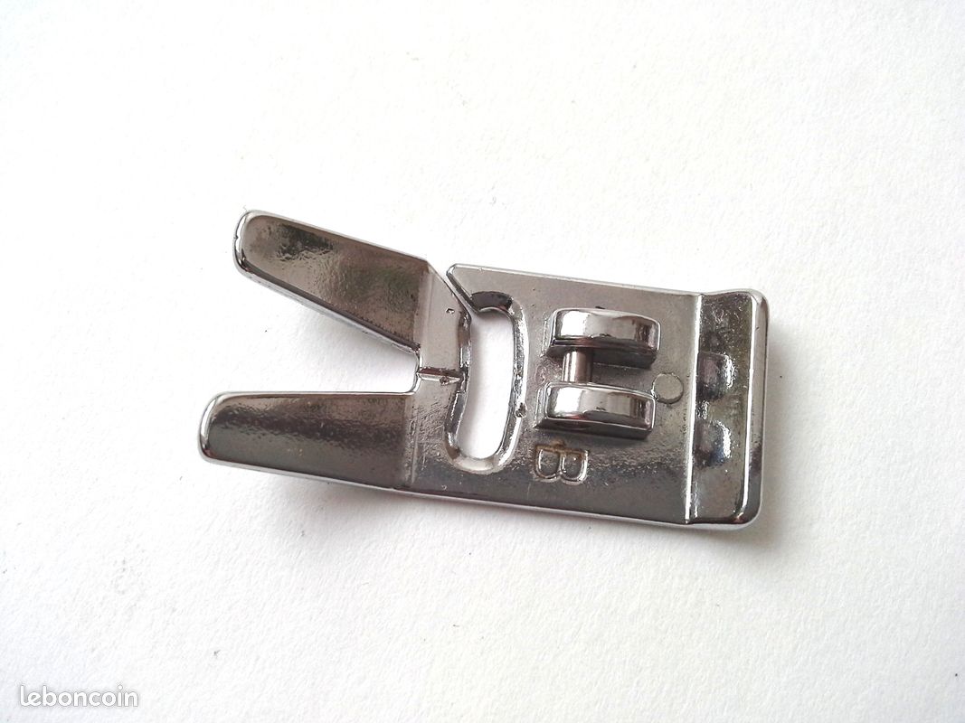 Pied presseur universel en métal 137627 pour machine à coudre Singer (image 2)