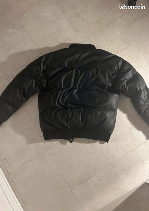 Une. Veste (image 1)