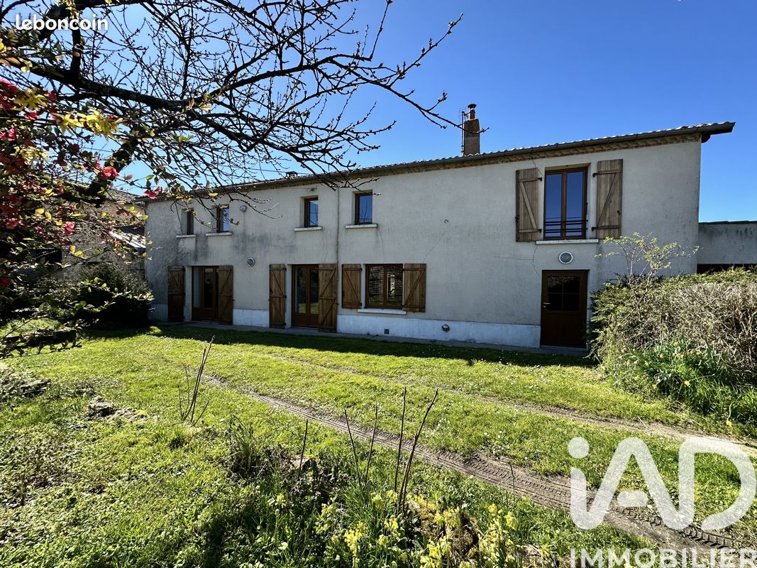 Maison 5 pièces 157 m² · à Lageon · 157 m² · 148 000 €