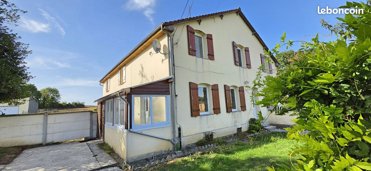 Maison 12 pièces 253 m² · à Courtemanche · 253 m² · 314 000 €