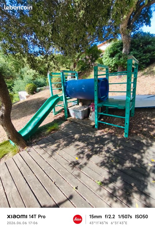 Tobogán et structure jeu extérieur (image 1)