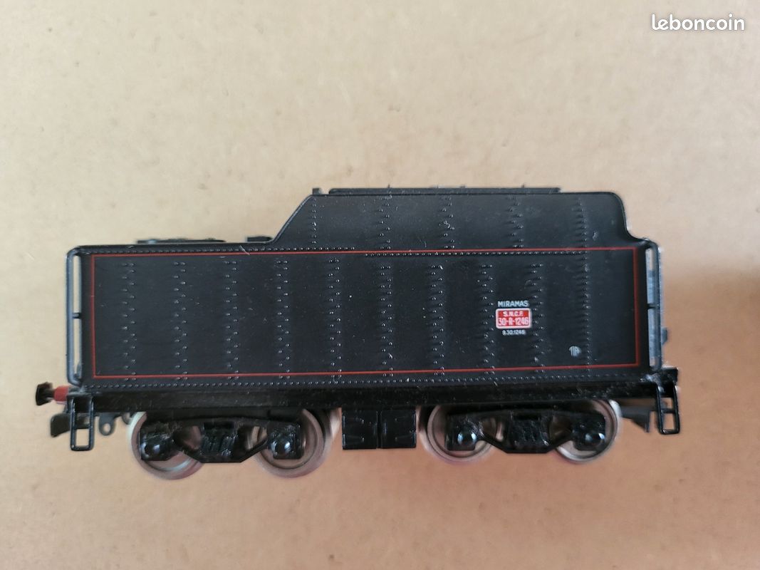 Jouet train Jouef ( Loco + Tanker ) 141 R 416