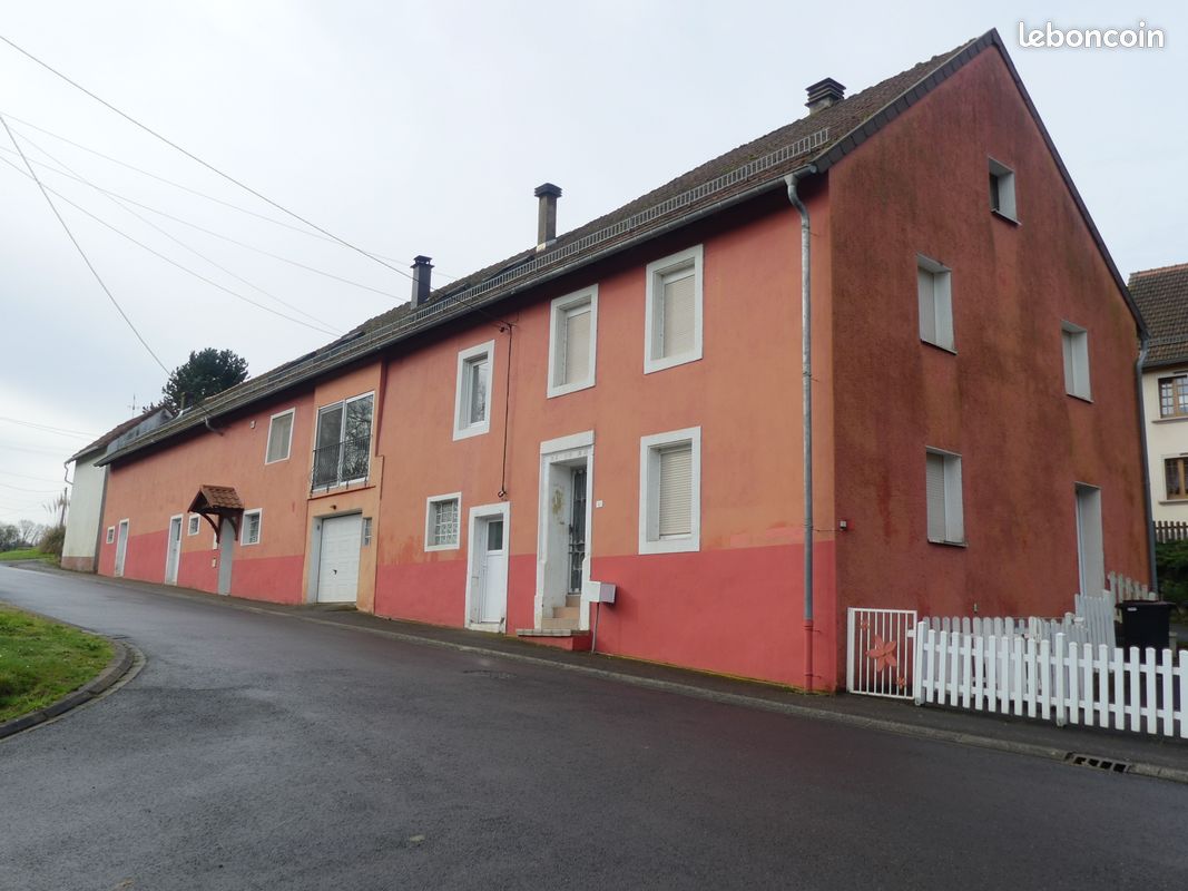 Maison 10 pièces 240 m² · à Rolbing · 240 m² · 128 000 €