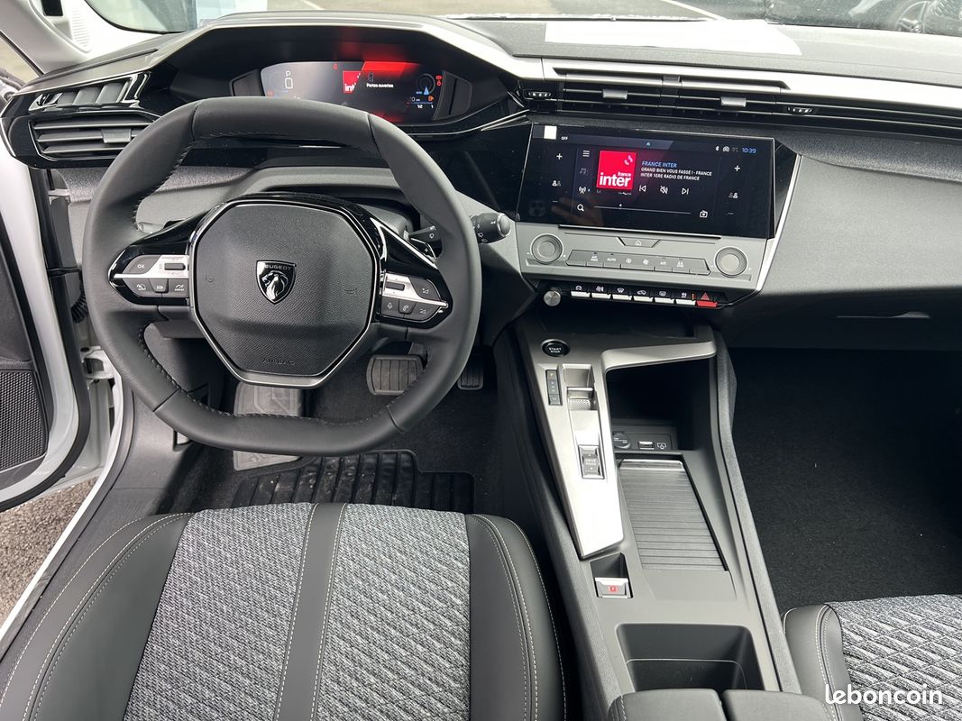 Peugeot 308 1.5 BLUEHDI 130CH S&S ALLURE EAT8 (image 11)