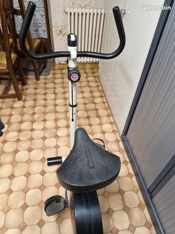Vélo d'appartement Care (image 1)
