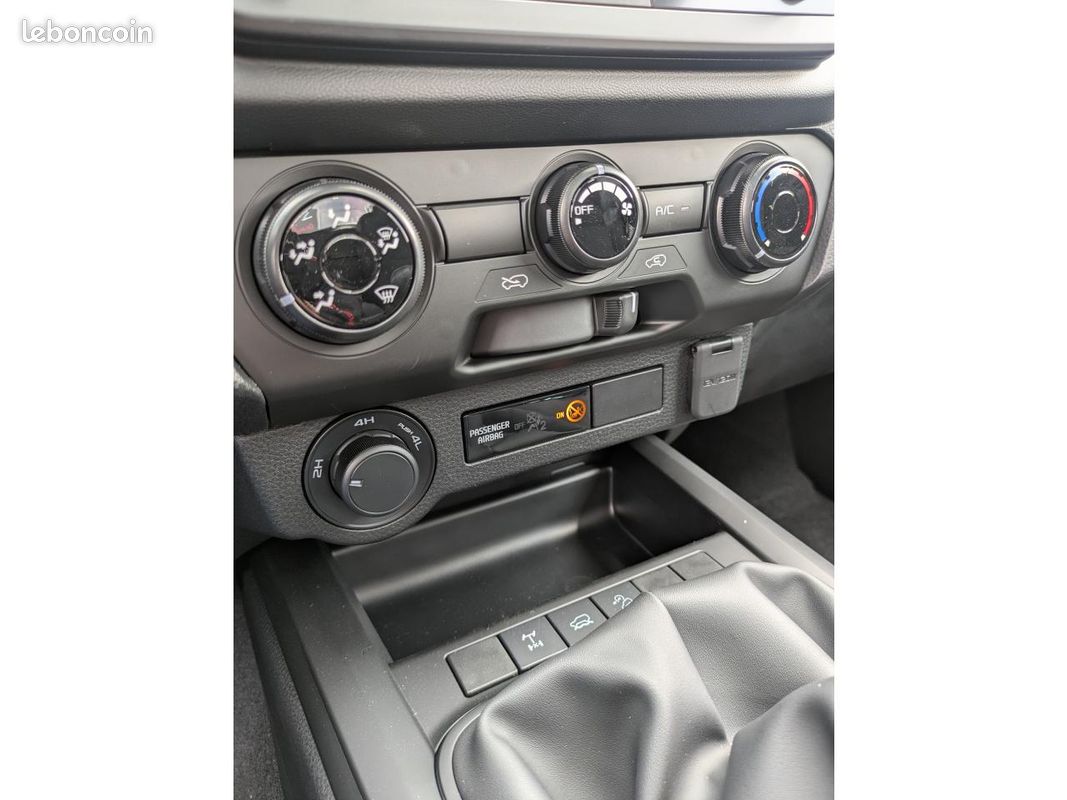 ISUZU D-MAX * 30 500 HT*SINGLE B-STRONG 2.2 DMS M/T 4x4 MY2026 Euro6e-bis SPLASH WHITE (image 11)
