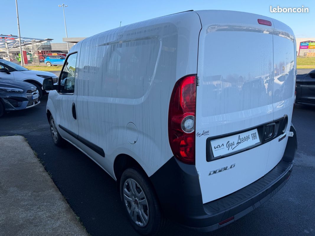 Fiat Doblo 1.6L Mjt 90 Ch Basis Fourgon (image 4)
