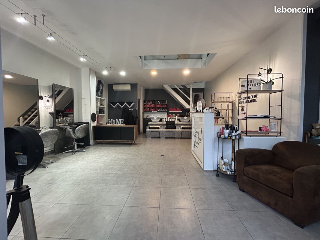 Fonds de commerce, salon de coiffure 2 pièces 96 m² Ajaccio - Bureaux