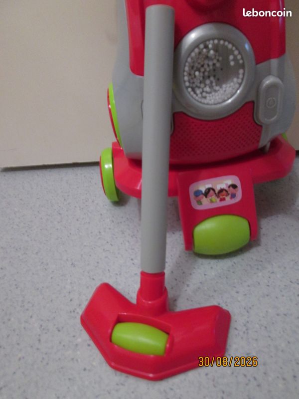 Lot ménage : aspirateur/chariot/ramasse poussiere/balayette (image 3)
