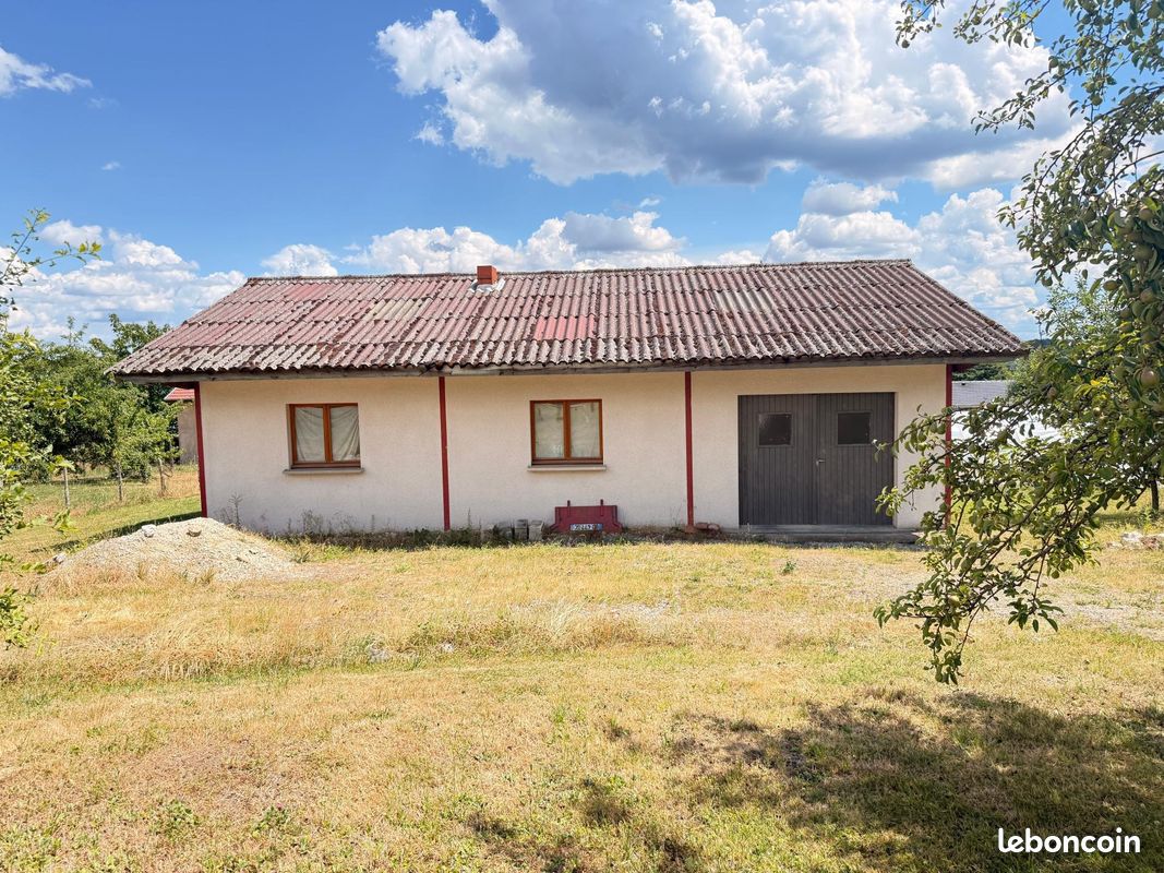 Parking 93 m² · à Rioz · 93 m² · 70 000 €