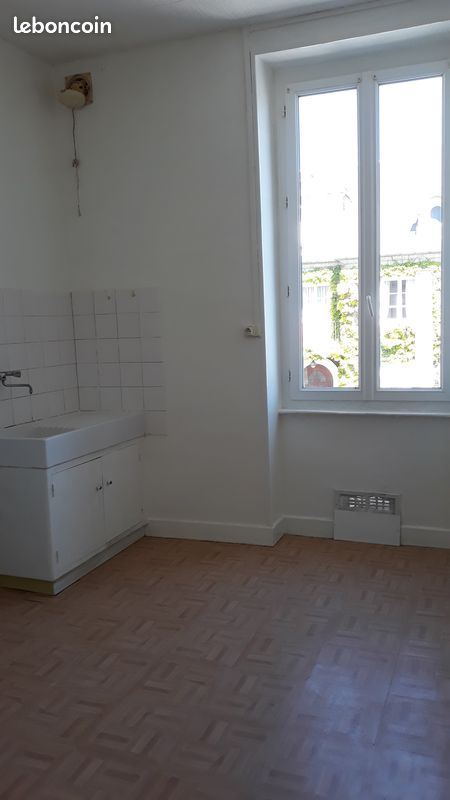 Appartement 3 pièces 65 m² · à Commentry · 65 m² · 400 €/mois