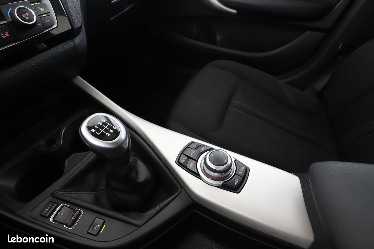 BMW Série 1 118d xDrive 5P 150 ch (image 20)