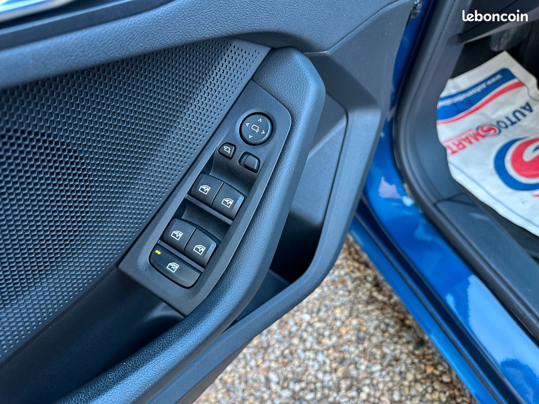 ✨PROMO BMW Série 1 118i 136ch Business Design Boite auto (caméra + CarPlay + ...) 2022 (image 6)