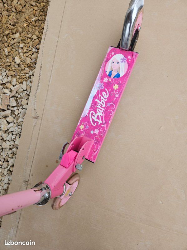 Trottinette enfant fille barbie (image 2)