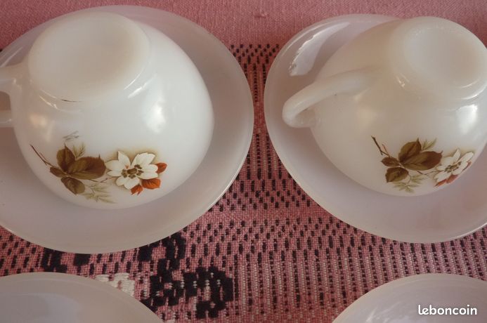 Service à Café/thé Arcopal – Motif Églantine – Années 70 – Grandes Tasses – Excellent état