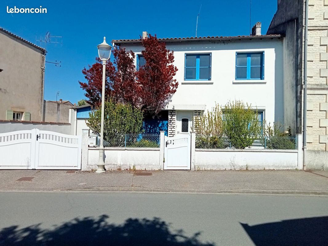 Maison 6 pièces 100 m² · à Matha · 100 m² · 163 000 €