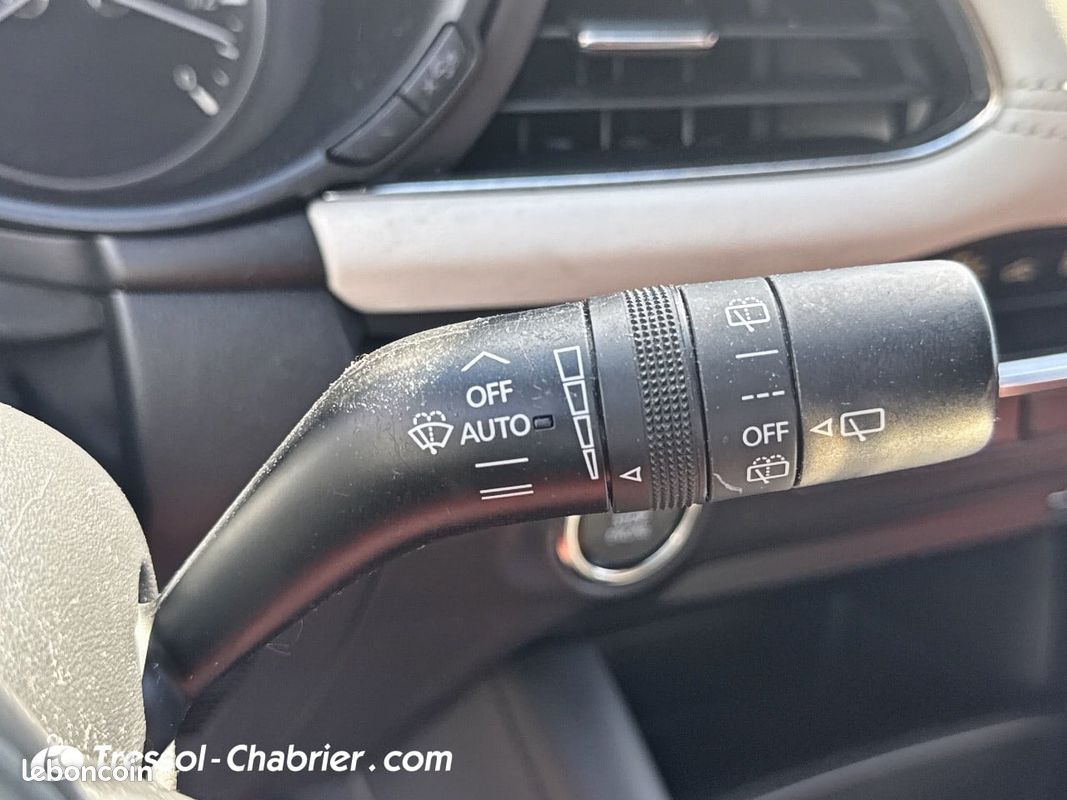 MAZDA Mazda3 5 portes 2.0L SKYACTIV-X M Hybrid 180 ch BVM6 100eme Anniversaire (image 25)