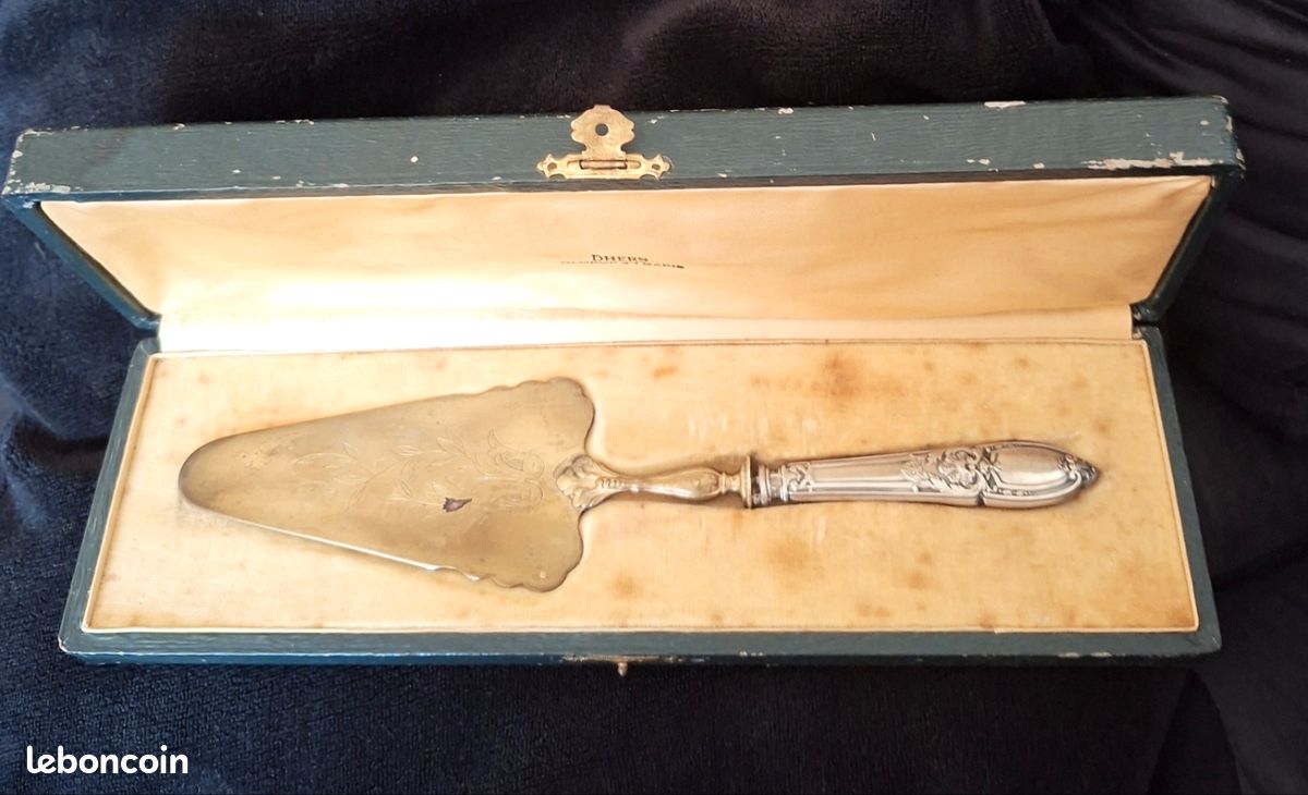 ​Pelle à tarte ancienne en argent fourré et métal doré Style Louis XVI (image 1)