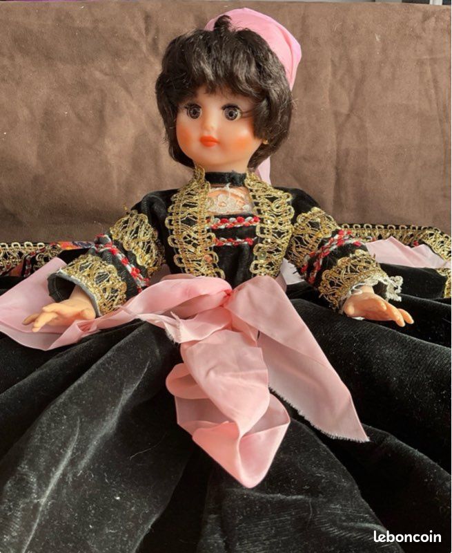 Robe En Soie Pour Poupée De 45 Cm - Dentelles Anciennes - Georgette Bravot (France, 1947)