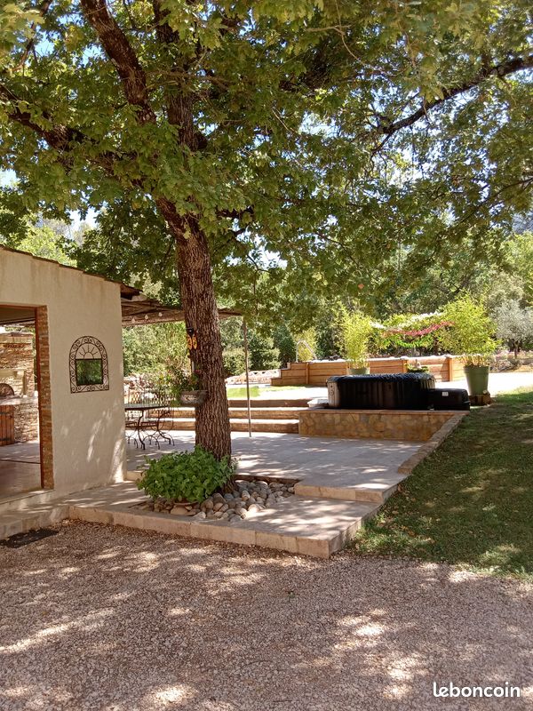 Maison 6 pièces 200 m² · à Saint-Maximin-la-Sainte-Baume · 200 m² · 699 500 €