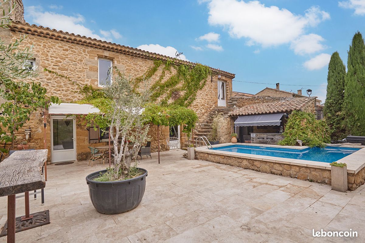 Maison 4 pièces 177 m² · à Vernègues · 177 m² · 631 600 €