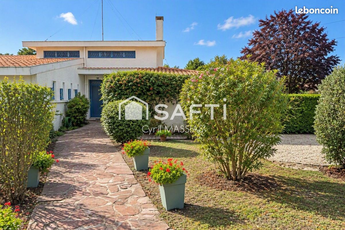 Maison 13 pièces 365 m² · à Lacanau · 365 m² · 799 800 €
