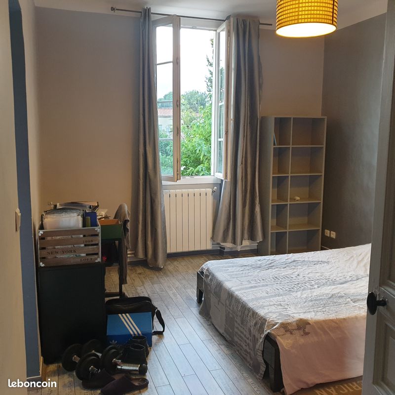 T3 meublé à Aubagne pour 4 max., haut de villa, terrasse et cour (image 8)