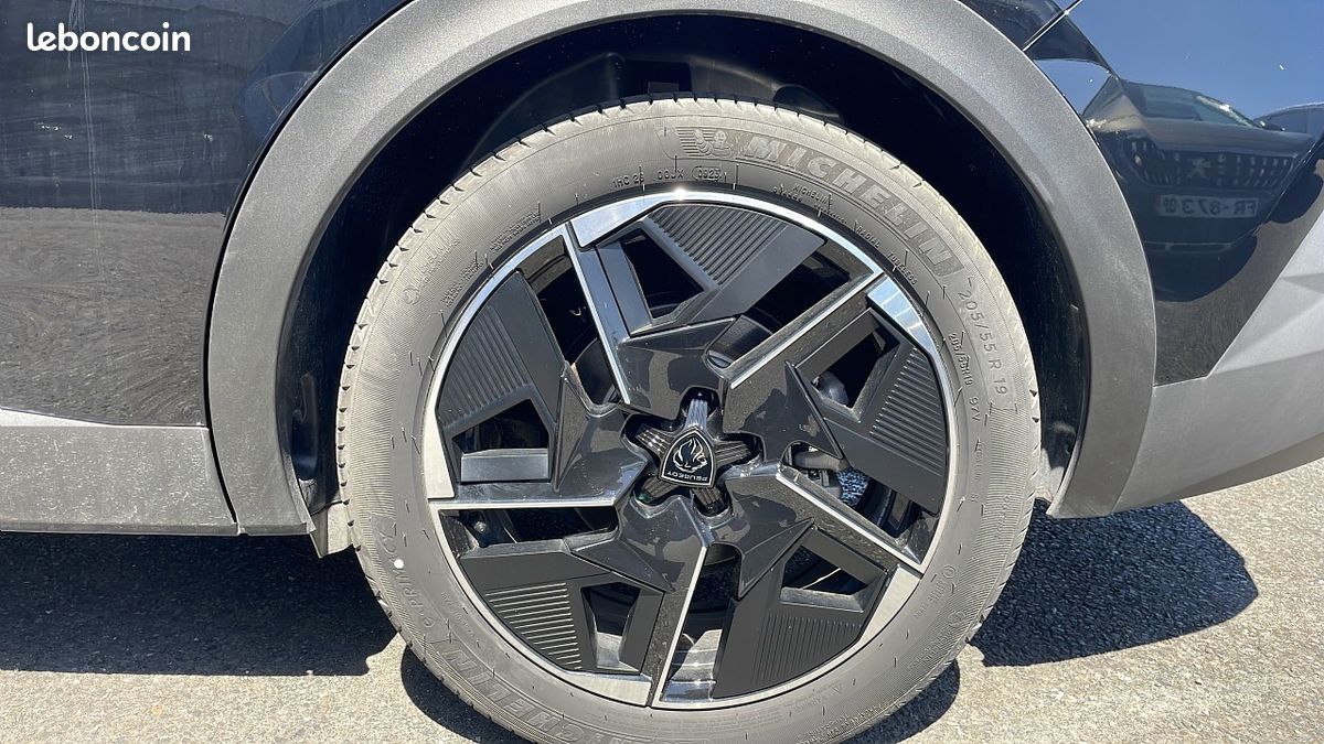 Peugeot 408 PHEV 225CH ALLURE PACK E-EAT8 (image 9)