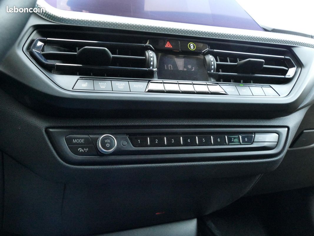 BMW SERIE 1 118i - BV DKG BERLINE F40 Edition Sport (image 30)