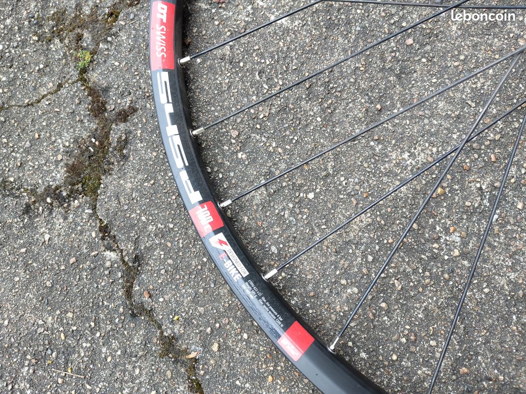 Roue arrière 28 pouces DT Swiss 545d Shimano Deore (image 5)